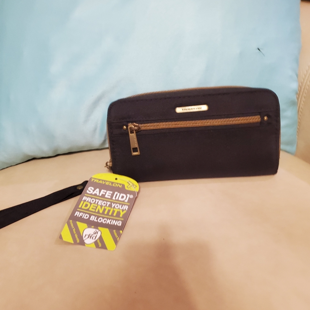 Travelon wallet